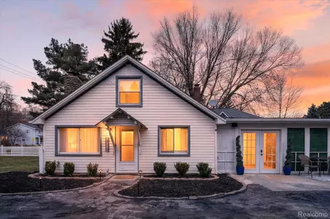 37260 Clio St, Harrison, MI 48045