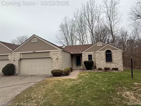9616 Creekside Ct #94, Richfield, MI 48423