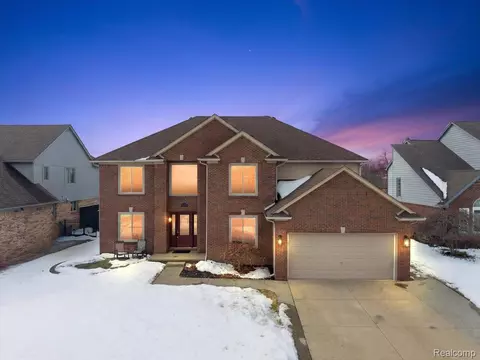 50813 Nagy Ct, Macomb, MI 48044