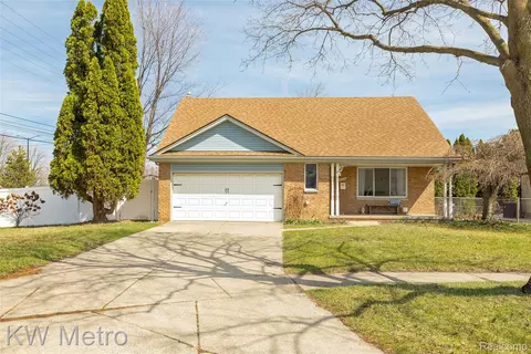 36890 Pepper Ct, Sterling Heights, MI 48312