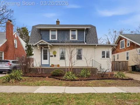 320 W Hazelhurst St, Ferndale, MI 48220