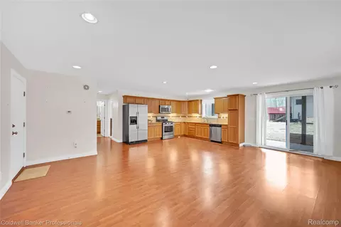 Living - 4090 N Fordney Rd, Richland, MI 48626 photo 2 of 4