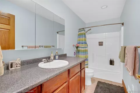 Bath - 4090 N Fordney Rd, Richland, MI 48626 photo 3 of 5