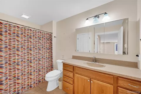 Bath - 4090 N Fordney Rd, Richland, MI 48626 photo 5 of 5