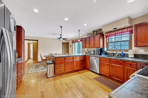 Kitchen - 4090 N Fordney Rd, Richland, MI 48626 photo 2 of 3