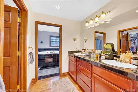 Bath - 4090 N Fordney Rd, Richland, MI 48626 photo 1 of 5