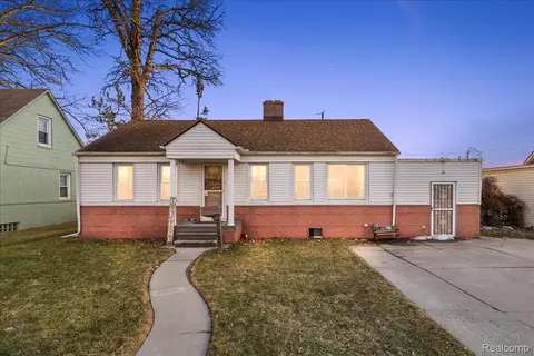 21520 Harper Lake Ave, Saint Clair Shores, MI 48080