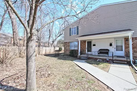 24417 Quad Park Ln, Clinton Township, MI 48035