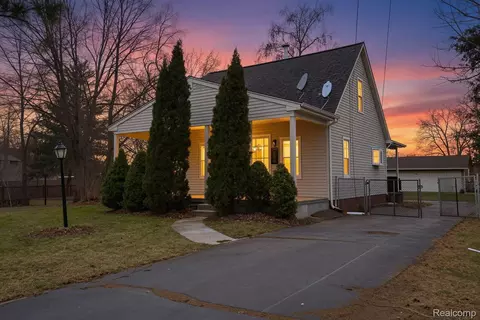 23760 Mary St, Taylor, MI 48180