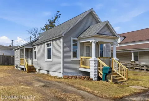 1209 10th Ave, Port Huron, MI 48060