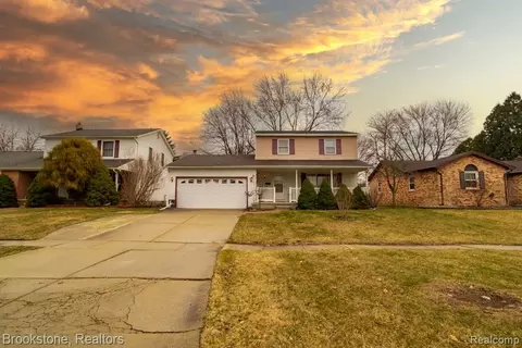 855 Illinois St, Marysville, MI 48040