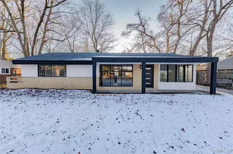 2483 Walce Dr, West Bloomfield, MI 48324