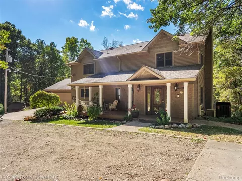 175 Barr Rd, Addison, MI 48370