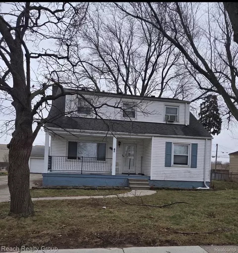 20010 Voiland St, Roseville, MI 48066