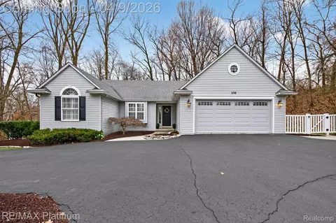 230 Leith St, Brighton, MI 48116