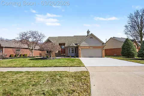 47626 Woodberry Estates Dr, Macomb, MI 48044