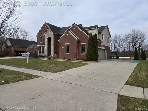 1055 Ashton Woods Dr, Canton, MI 48187