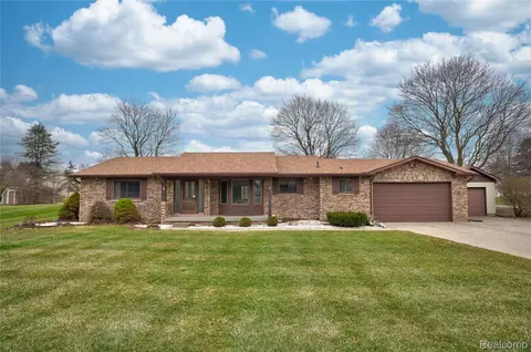 9080 E Lippincott Blvd, Davison, MI 48423