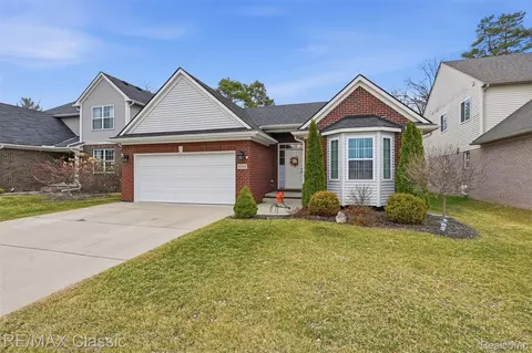 9260 Liberty Ct, Livonia, MI 48150