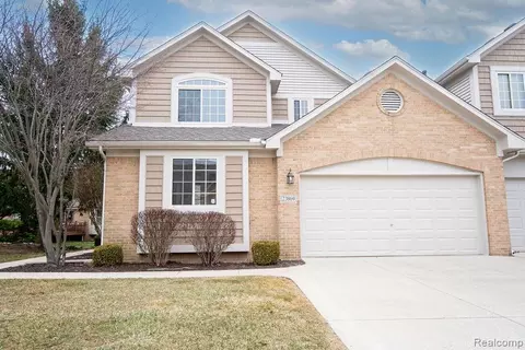 23869 Mccort Dr, Brownstown, MI 48134