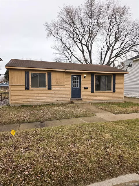 1211 Myrtle St, Port Huron, MI 48060