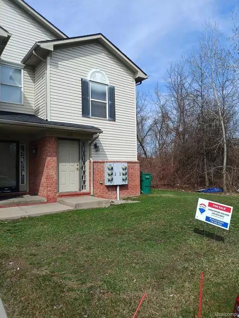 17177 Higdon Dr, Brownstown, MI 48193