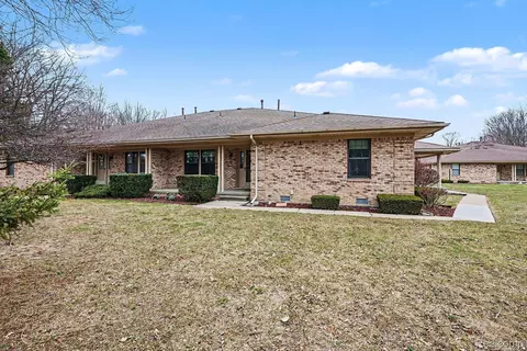 33524 Meldrum St, Chesterfield, MI 48047