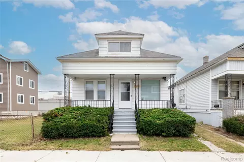 5170 Evaline St, Hamtramck, MI 48212