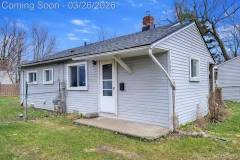 32516 Newaygo St, Westland, MI 48186