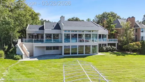 8559 Pine Cove Dr, Commerce, MI 48382