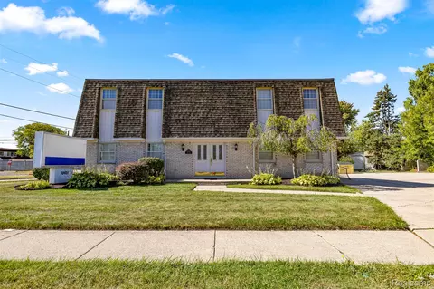 30401 Utica Rd, Roseville, MI 48066