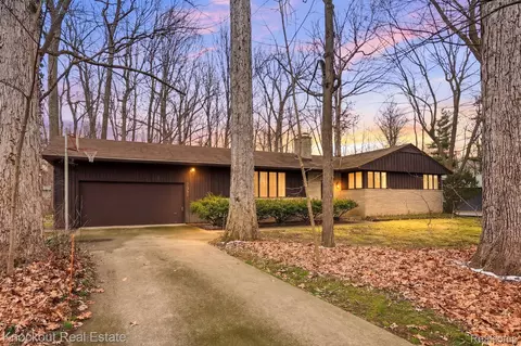 7301 W Ronrick Pl, Frankenmuth, MI 48734