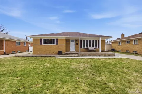 31609 Summers St, Livonia, MI 48154