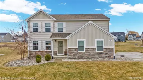 7047 Wildflower Ct, Grand Blanc, MI 48439