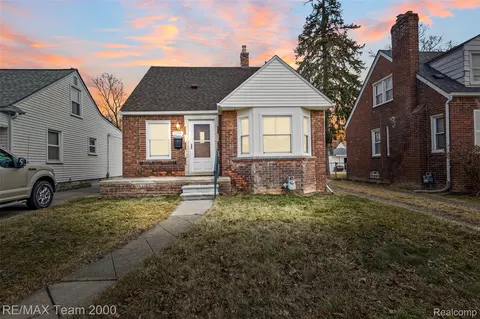 7555 Mayfair St, Taylor, MI 48180