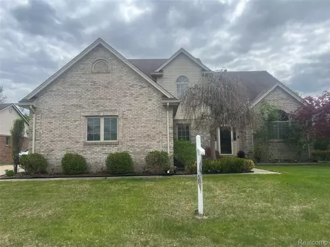 21589 Hunter Cir S, Taylor, MI 48180