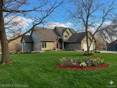 12003 Sharp Rd, Fenton, MI 48451