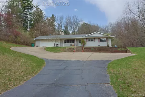 2775 Hummer Lake Rd, Brandon, MI 48462