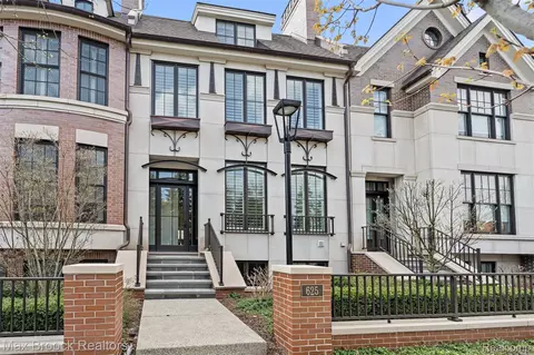625 W Brown St, Birmingham, MI 48009