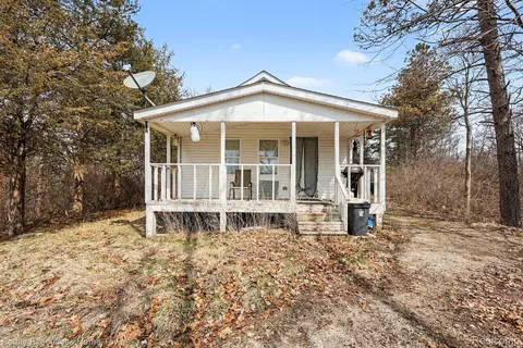 6015 Us Highway 12, Franklin, MI 49287