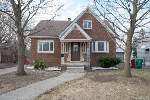 16022 Stephens Dr, Eastpointe, MI 48021