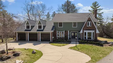 5304 High Court Way, West Bloomfield, MI 48323