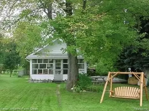 1812 Luneta Ct, Commerce, MI 48382