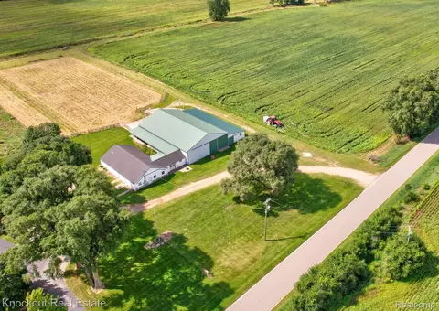 8424 Oak Rd, Millington, MI 48746