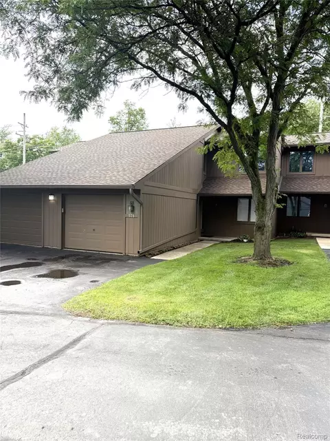 571 Park Pl, Saline, MI 48176