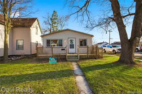 11571 Grant St, Riverview, MI 48193