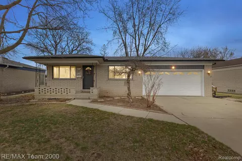 26230 Bonnie Ave, Warren, MI 48089