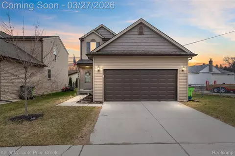 15842 Athens Ave, Clinton Township, MI 48035