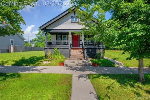 2552 Beals St, Detroit, MI 48214