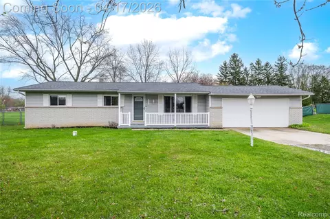 5395 Howe Rd, Grand Blanc, MI 48439
